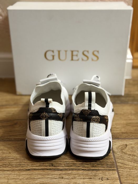 Adidasi Guess nr 38 26 cm