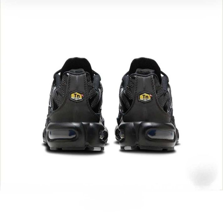 Nike Air Max Plus W Blak Silver маратонки обувки