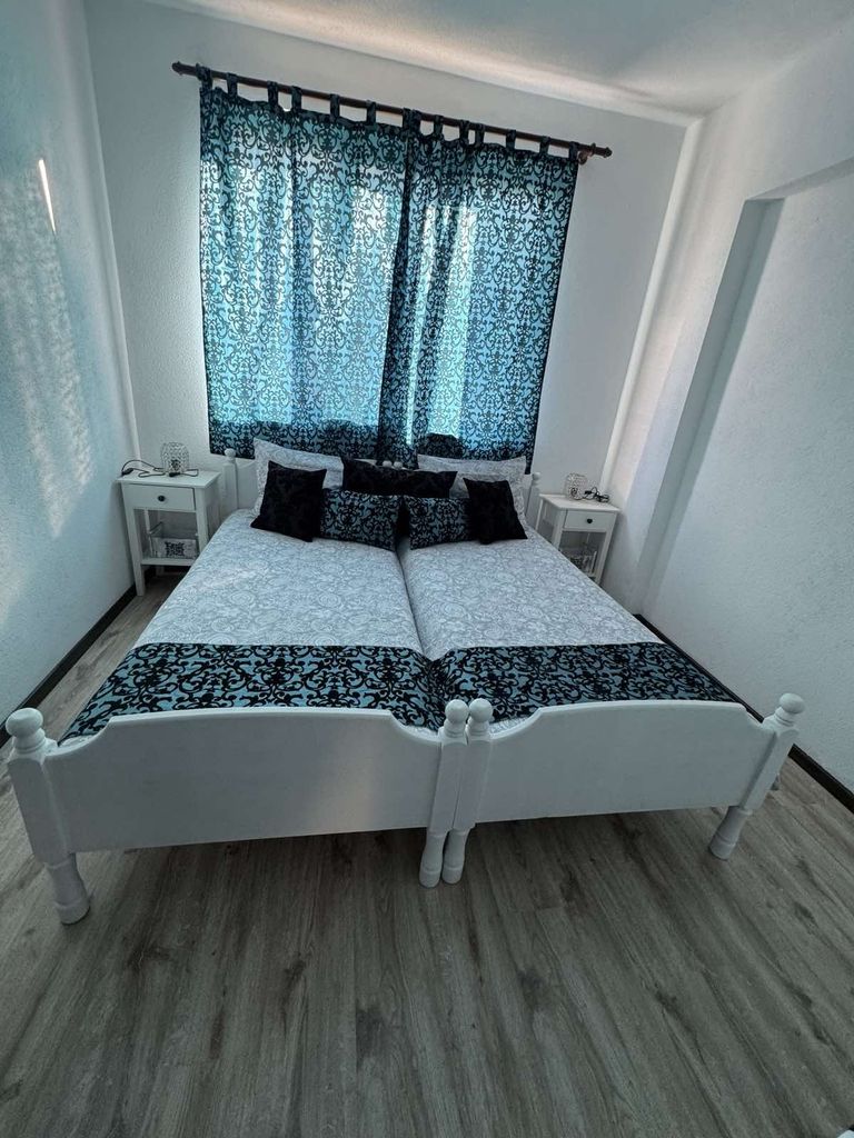 Дава се под наем Тристаен апартамент в Смолян, Стар център - 46 кв.м за 51 € - Снимка #6