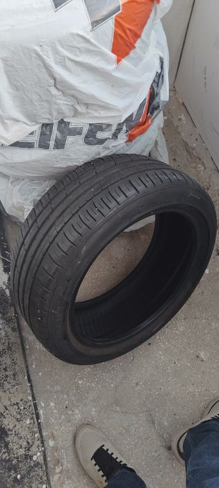 Anvelope Vara Falken ZE914B 225/45 R17 91 W