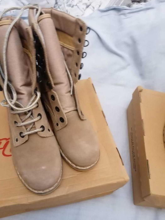 Bocanci militari combat