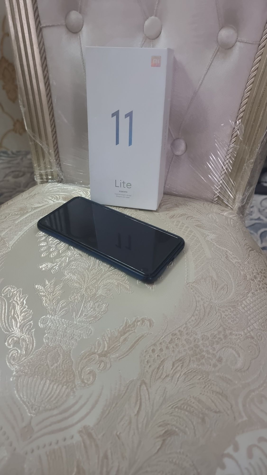 Xiaomi 11 lite  srochna sotiladi