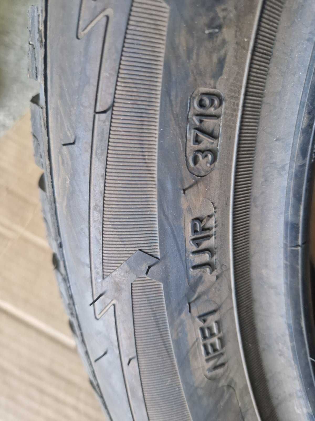 1 брой Goodyear R17 205/55/ 
нова зимна гума 
DOT3719