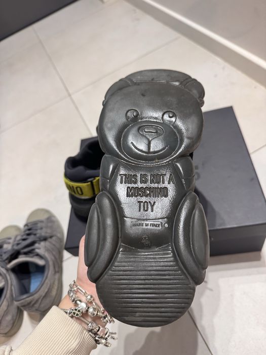 Adidasi moschino, originali ,marimea 40