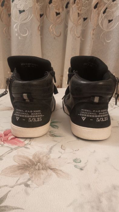 Спортивные ботинки б/у