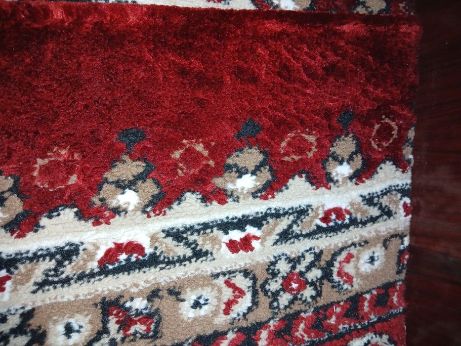 Gilam sotiladi 2 ta bir xil razmerda  .