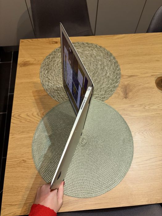 Vand laptop Mcbook air 2017