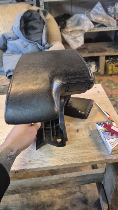 Оригинален Подлакътник за БМВ Е46 99- 2005г