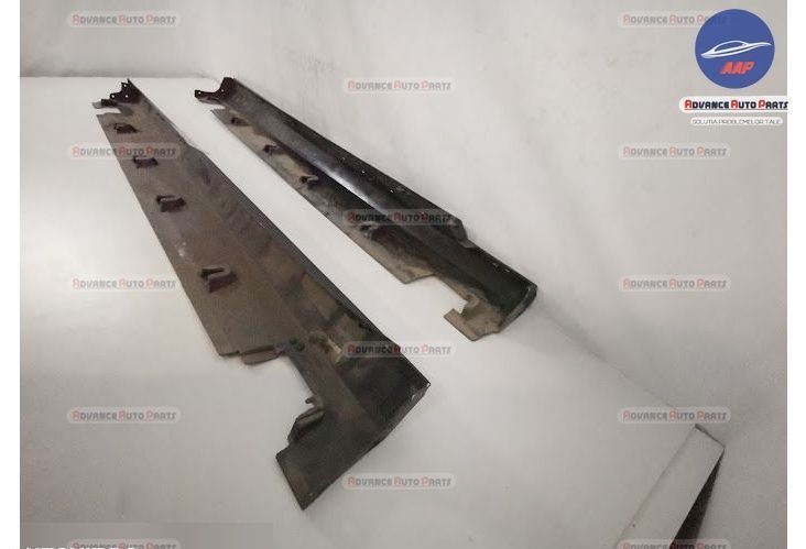 Ornament Prag Stanga Dreapta original Mercedes-Benz  M-Class  W166 [20