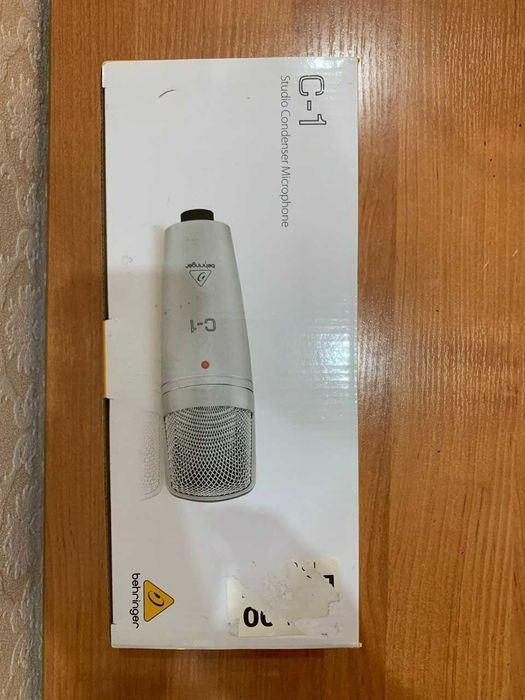 Комплект Микрофон Behringer C-1 + аудиоинтерфейс UM2 + стойка + XLR