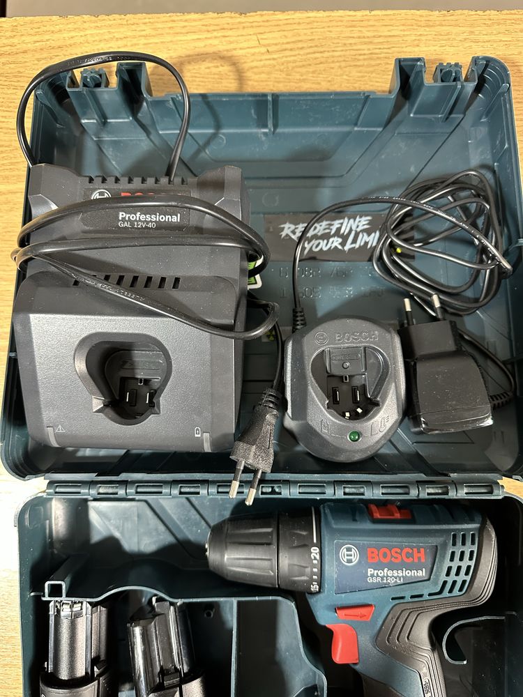 Bosch GSR 120 LI professional cu 4 acumulatori