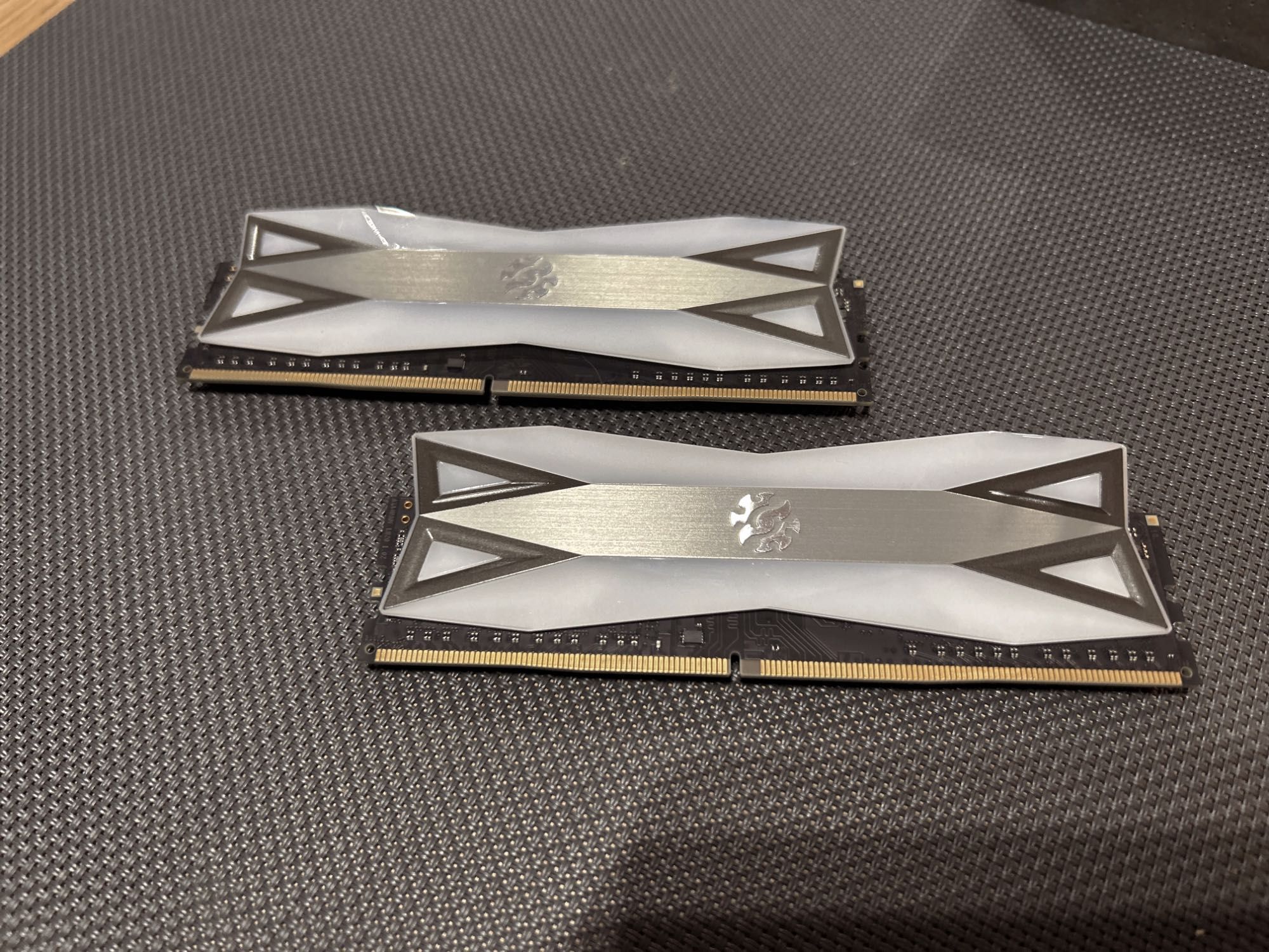 RAM DDR4 2x8gb adata xpg spectrix d60g 3600mhz