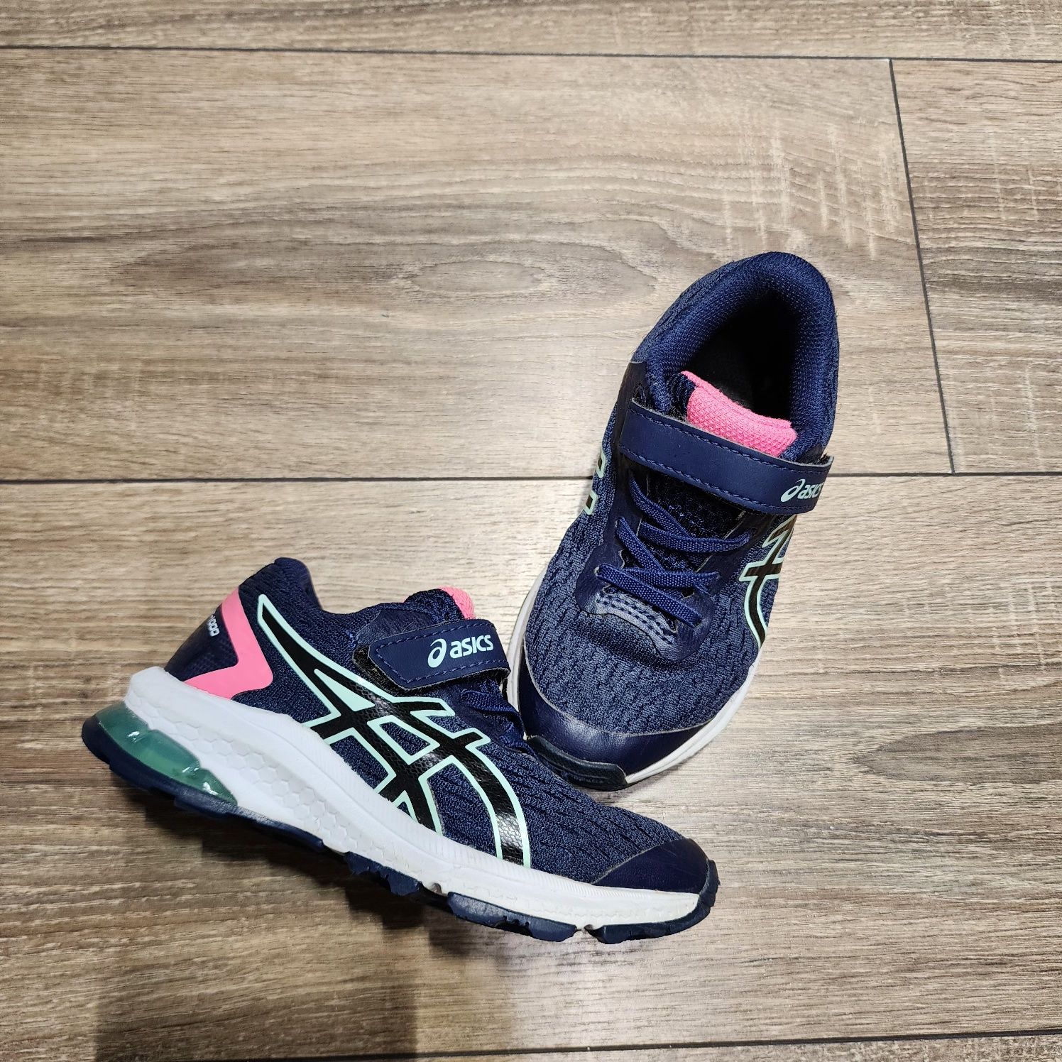 Спортни обувки ASICS