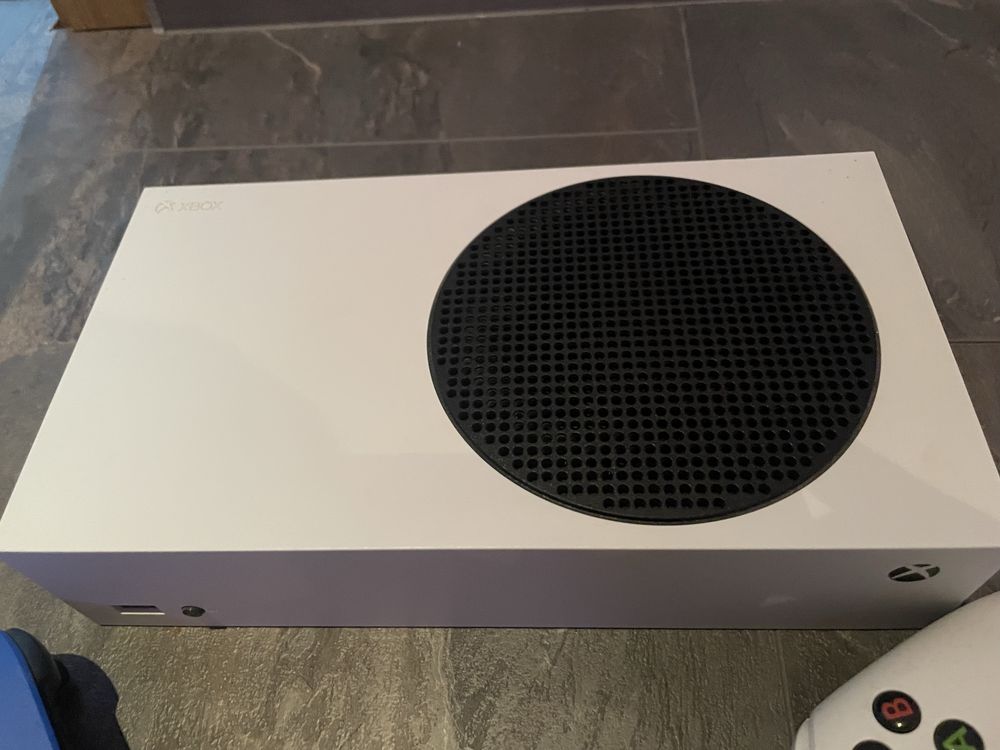Продавам xbox series s & волан logitech g923