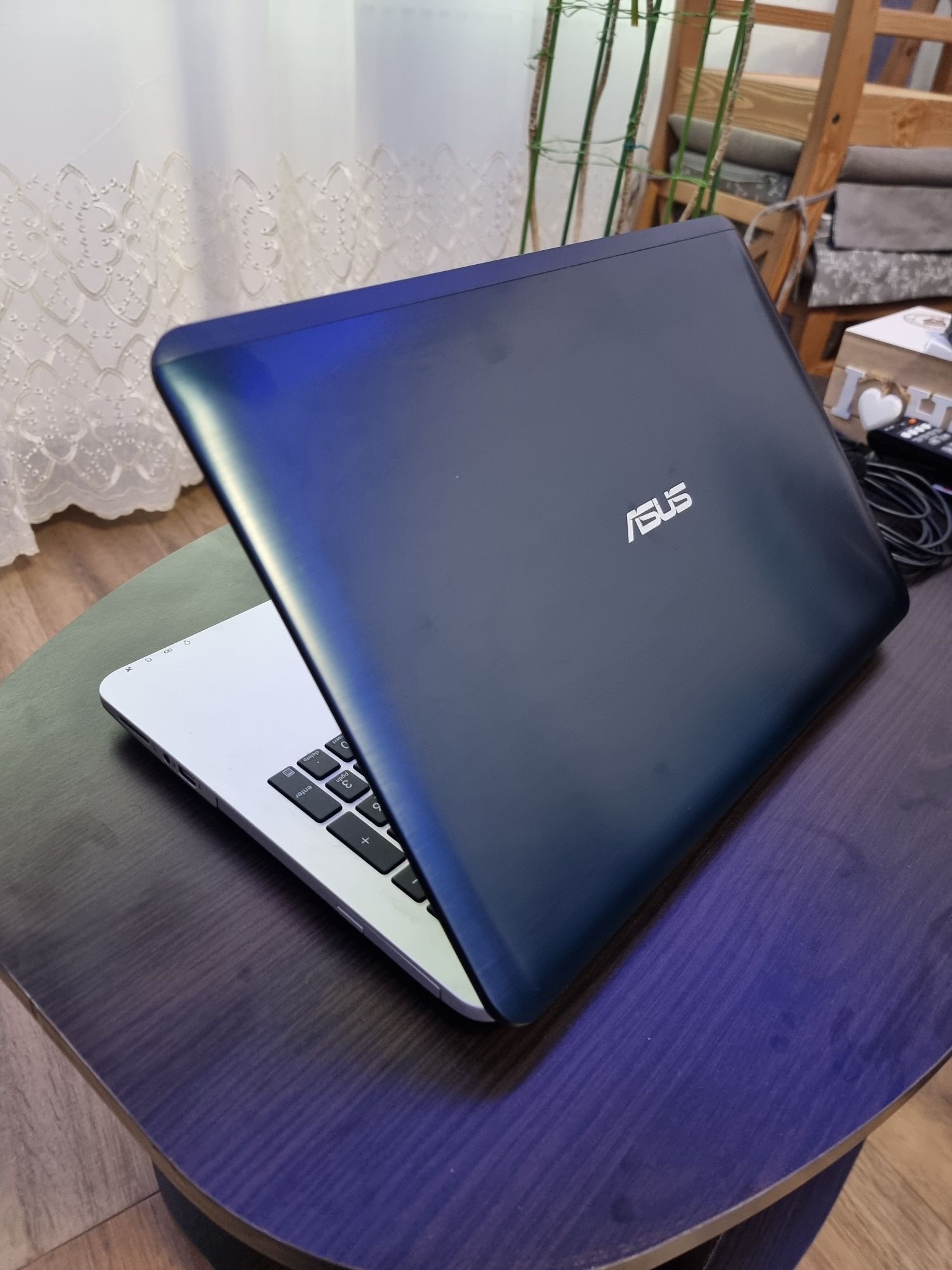 Laptop Asus k555l