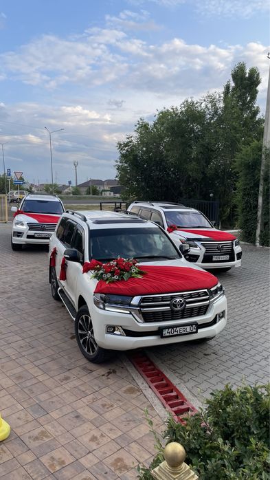 Аренда Прокат авто внедорожника с водителем Той Кортеж Трансфер