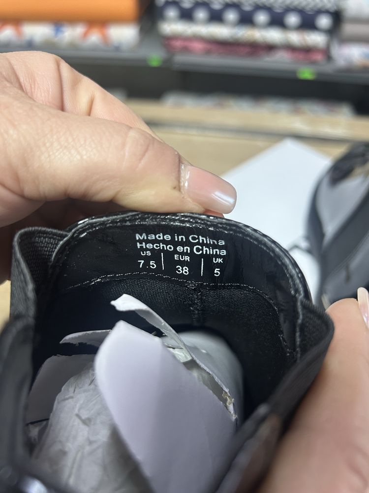 Продавам чисто нови оригинални боти ALDO