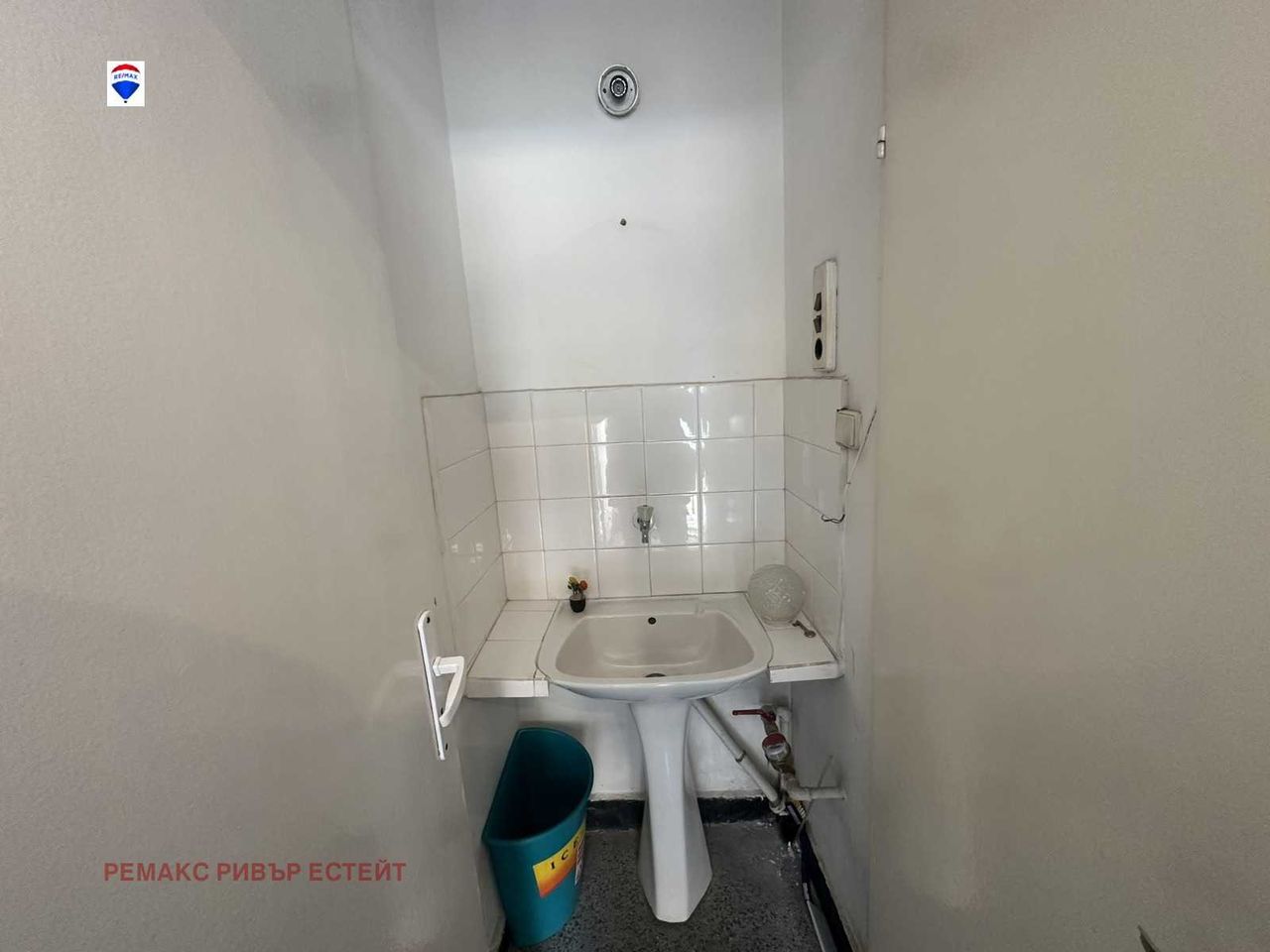 Дава се под наем Офис в Русе, Център - 31 кв.м за 204 € - Снимка #9