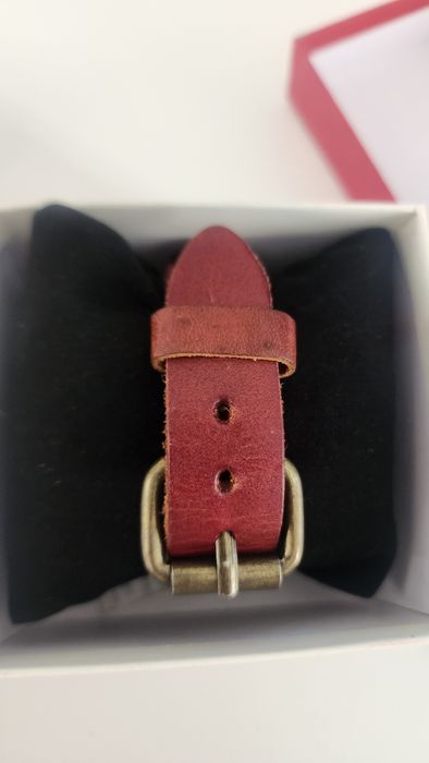 Часы женские натуральная кожа Турция одеты пару раз