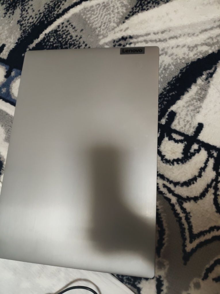 Computer lenovo pashti ishlatmagamiz