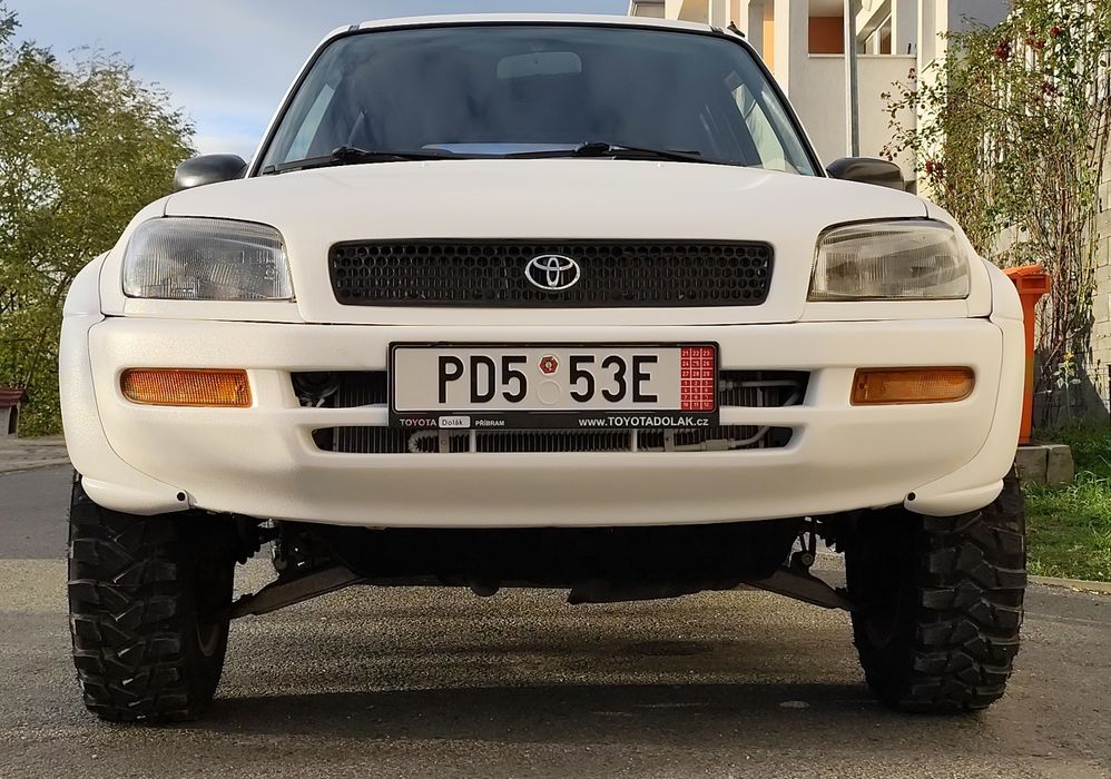 Toyota RAV4 an 1998, motor 2.0 benzina 130cp