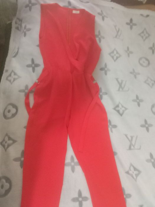 Продается комбинезон