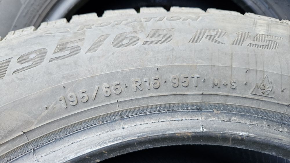 2бр гуми 195 65 15 дот 21 пирели