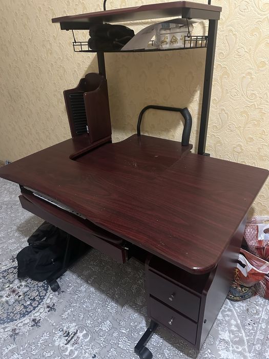 Компьютерный стол