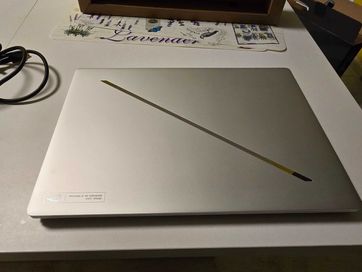Лаптоп Asus rog g16 2024 white