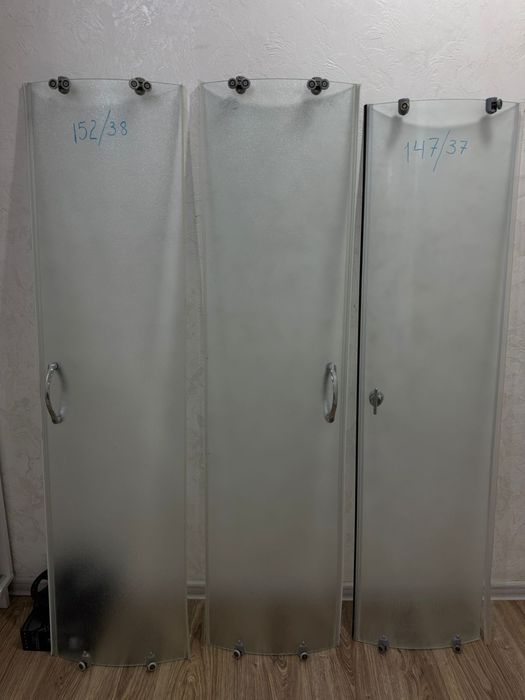 Двери душевых кабин