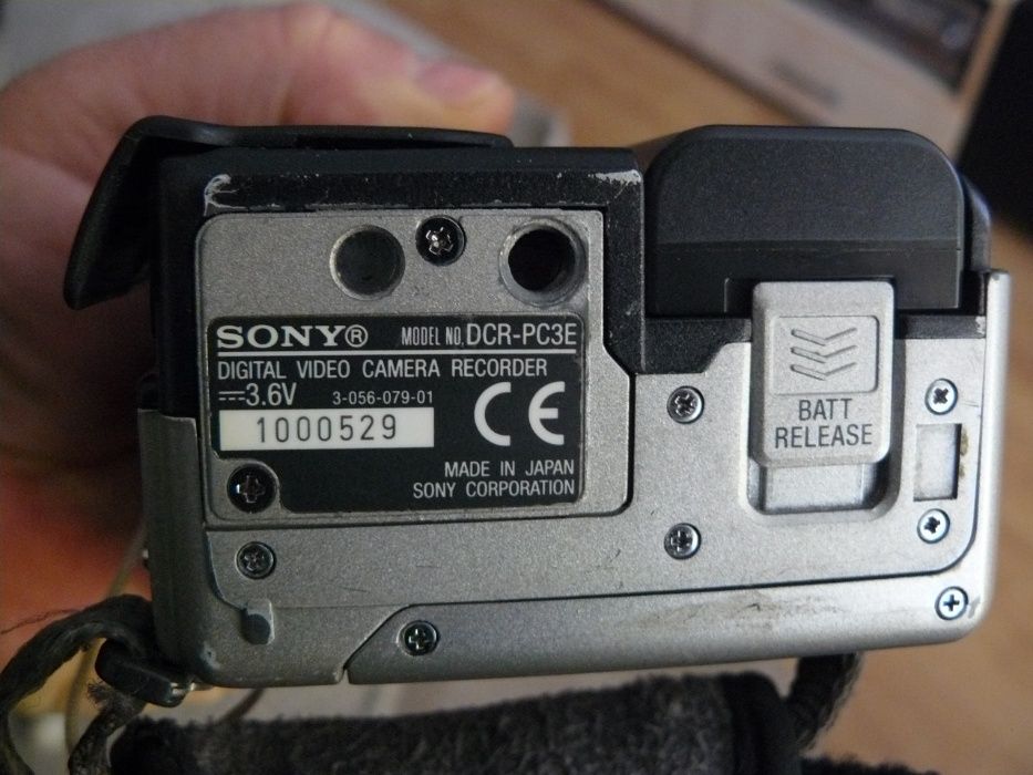 Camera video Sony DCR-PC3E(gentuta,telecomanda,incarc)