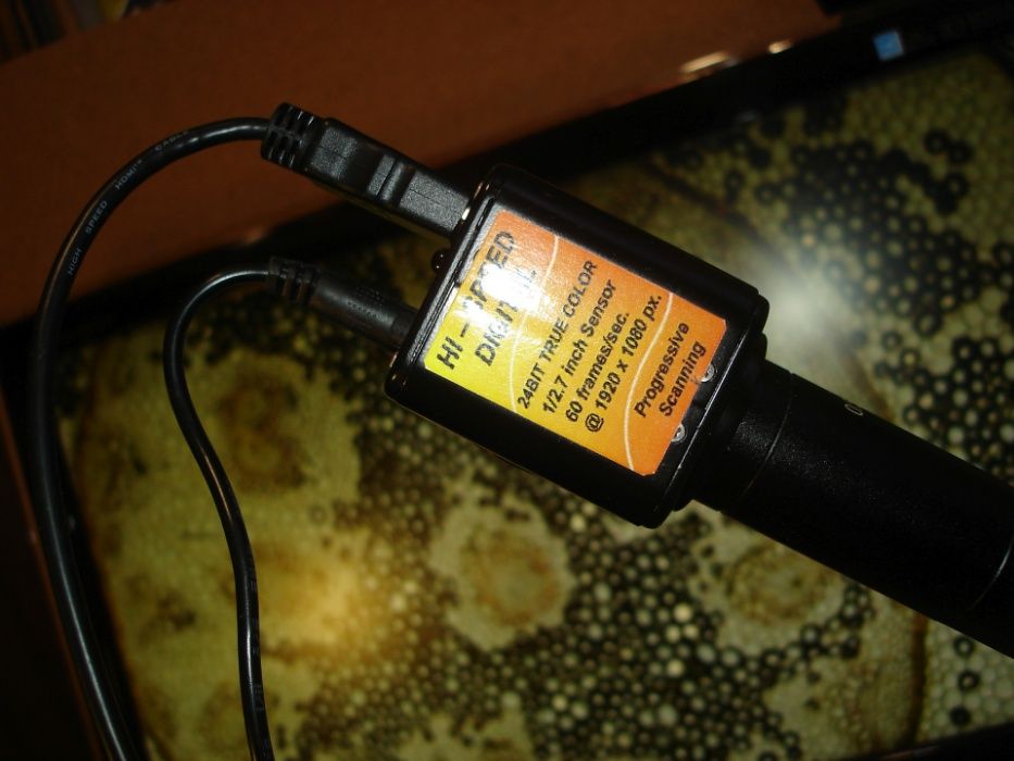 Camera video pt. microscop