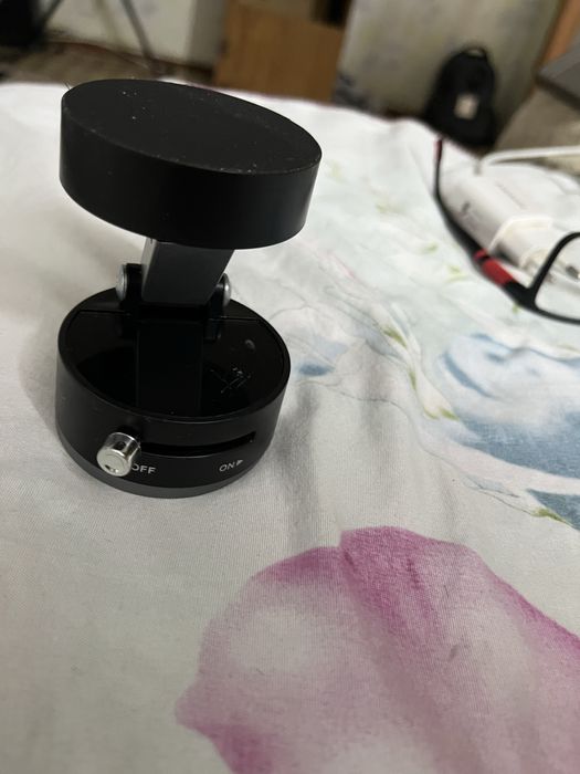 Магнитный держатель для телефона на автомобиль