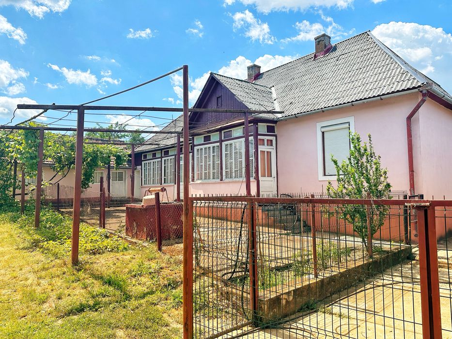 Casa cu gradina 70 ari