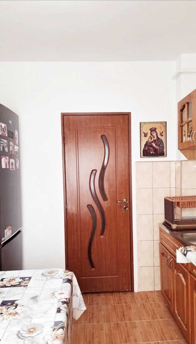 Persoană fizică  .Apartament 3 camere ,D, 71mp,Mircea cel Bătrân