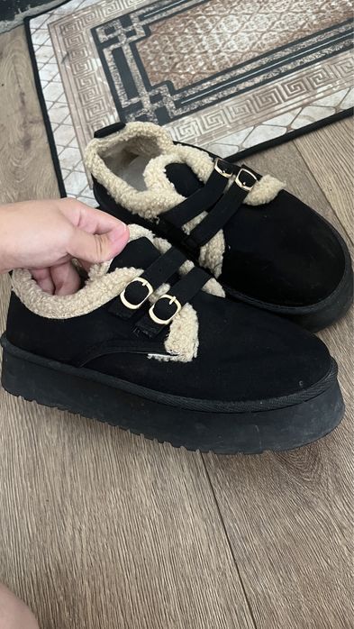 Продаю свою зимнюю обувь