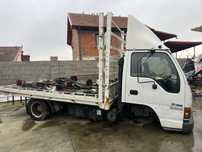 Isuzu 2004 piese  sasiu cu acte cutie punte  spate de italia