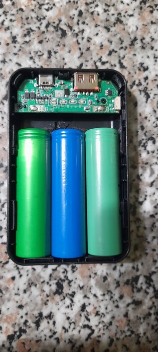 Baterie externa carcasa