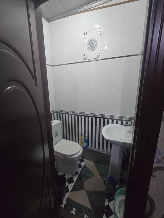 Срочно  продам  квартиру  сергели  7 4 ком рядом метро  линия  2 этаж