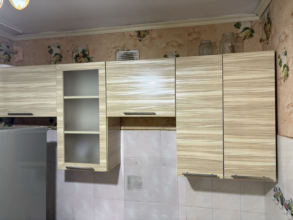 Продам хорошую гарнитуру