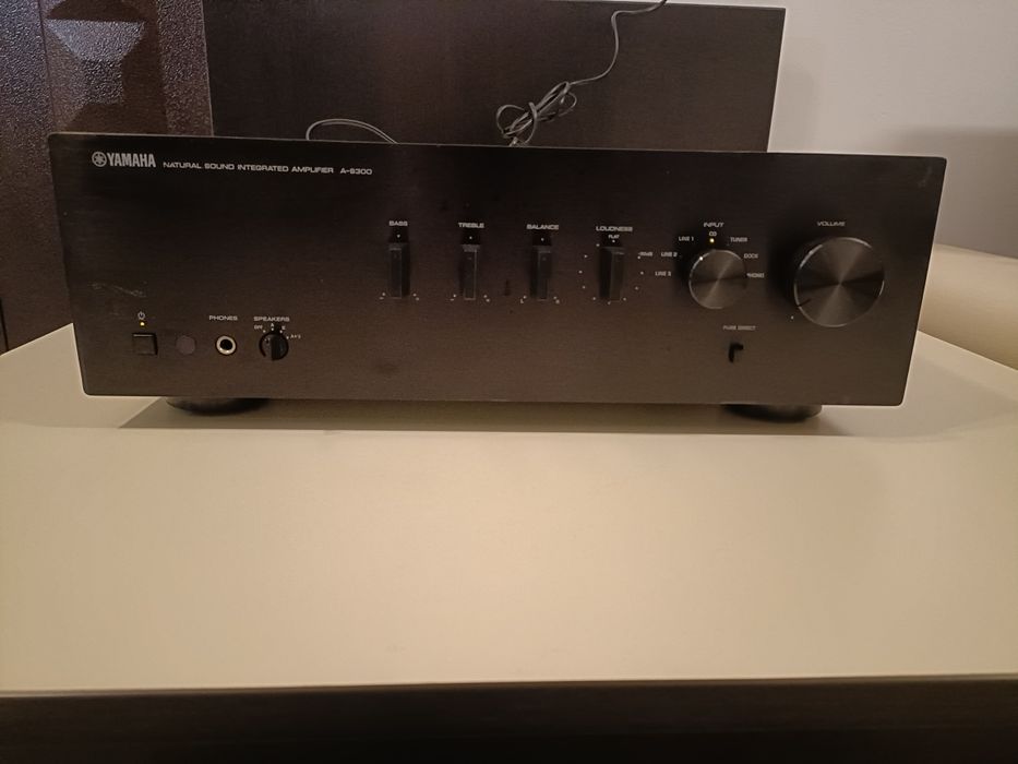 Yamaha AS 300, amplificator stereo 2x100W,  sunet extraordinar!