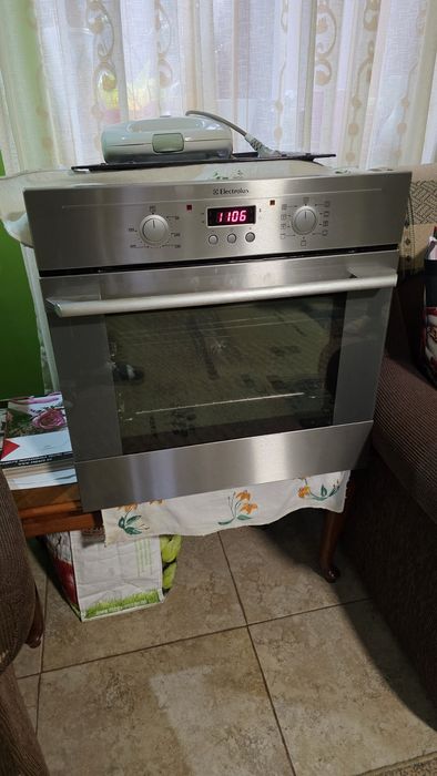 Cuptor electric Electrolux incorporabil.