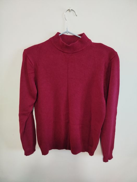 Отдам бесплатно мужской свитер