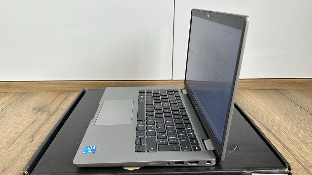 Dell Latitude 5320 13.3” Touch Intel i5-1145G7 16GB RAM 256GB SSD 4G
