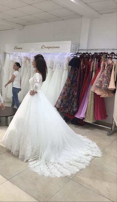 Rochie mireasa stil printesa xs,S