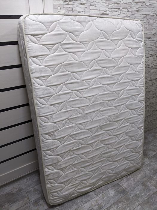 Матрас на кровать