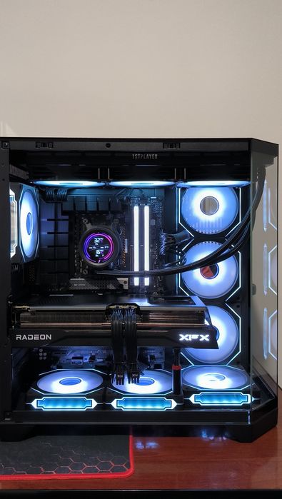 PC Gaming Ryzen 7 9800X3D/RX9070XT/32GB RAM/4TB SSD/850W PSU/Acvariu