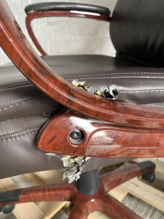 Scaun birou directorial piele maro insertii mahon