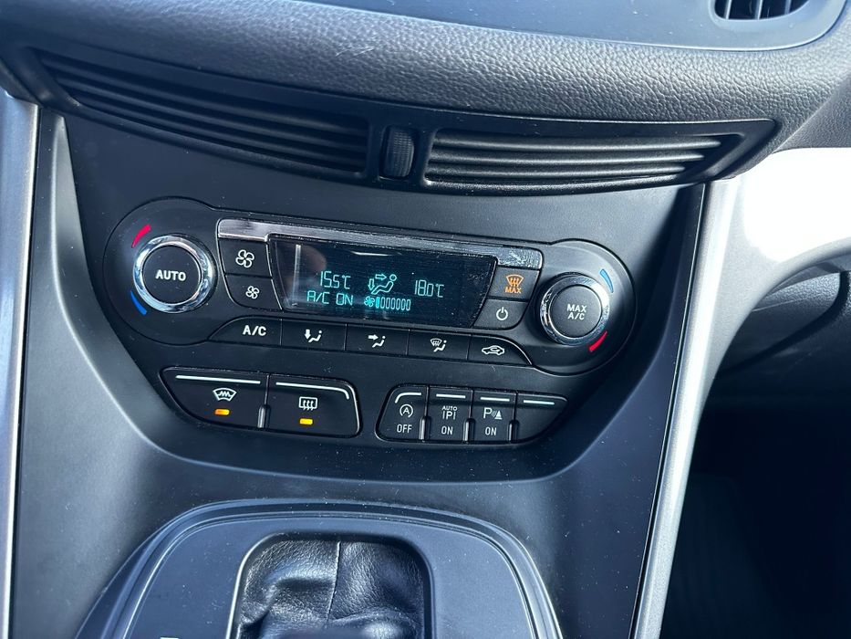 Ford kuga , Automata, an 2015,parcheza singura,parbriz incalzit