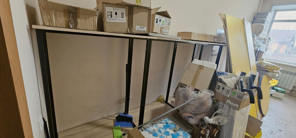 Продам СРОЧНО офисную мебель LOFT